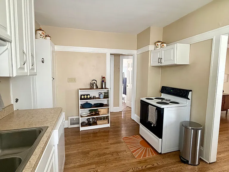 15115 Esther Ave — Photo 8
