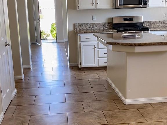 4th image of 10511 Pinebrook Falls Dr
