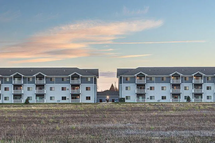 Sidney Apartments — Photo 43