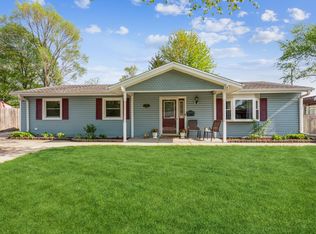 318 Dunbar Rd, Wauconda, IL 60084