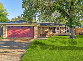 2002 Towne North Dr, Cleburne, TX 76033