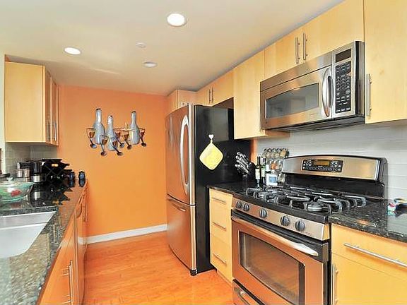 4th image of 149 Essex St #802