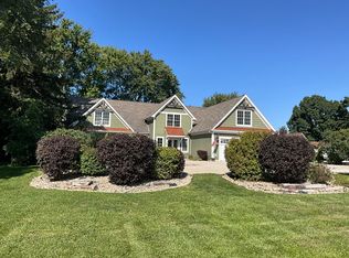 8N594 S McLean Blvd, South Elgin, IL 60177