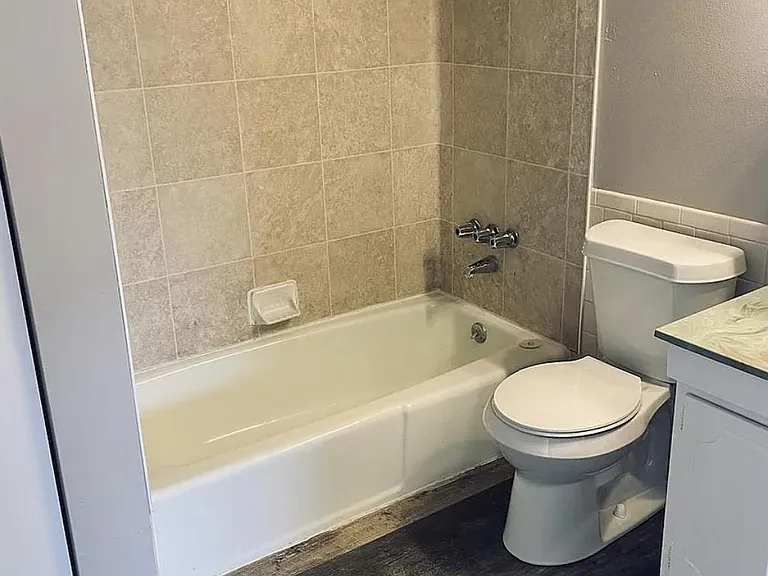 2403 Grandview Pl — Photo 7