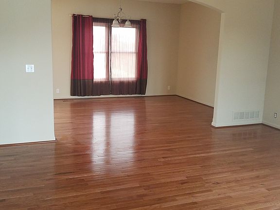 3rd image of 208 Itan Dr