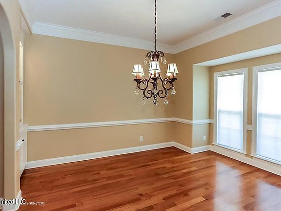 4th image of 9077 Rue Orleans Ln