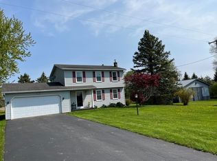 8597 North Rd, Le Roy, NY 14482