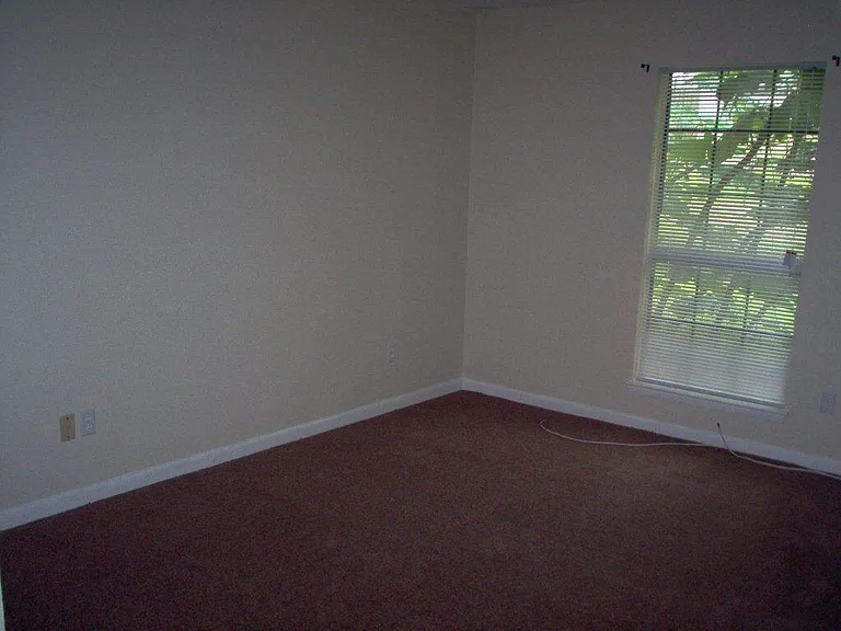 651 Childers St — Photo 9