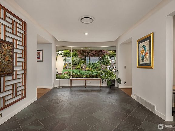 4th image of 6340 NE Windermere Road