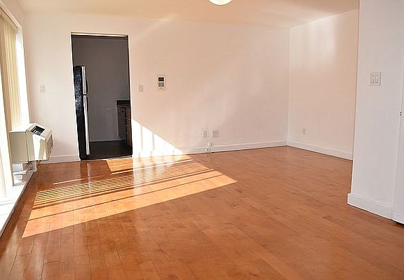 2nd image of 2360 Amsterdam Ave #Penthouse 2