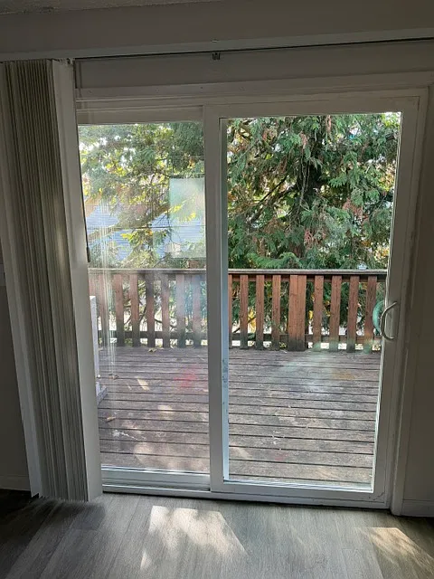 Entrance to balcony