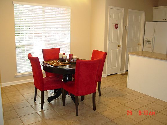 Kitchen/Dining Area