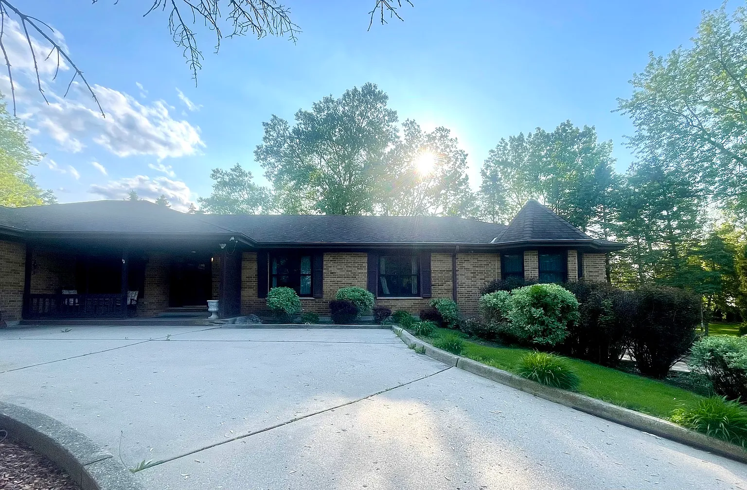 21824 Cambridge Dr photo 1