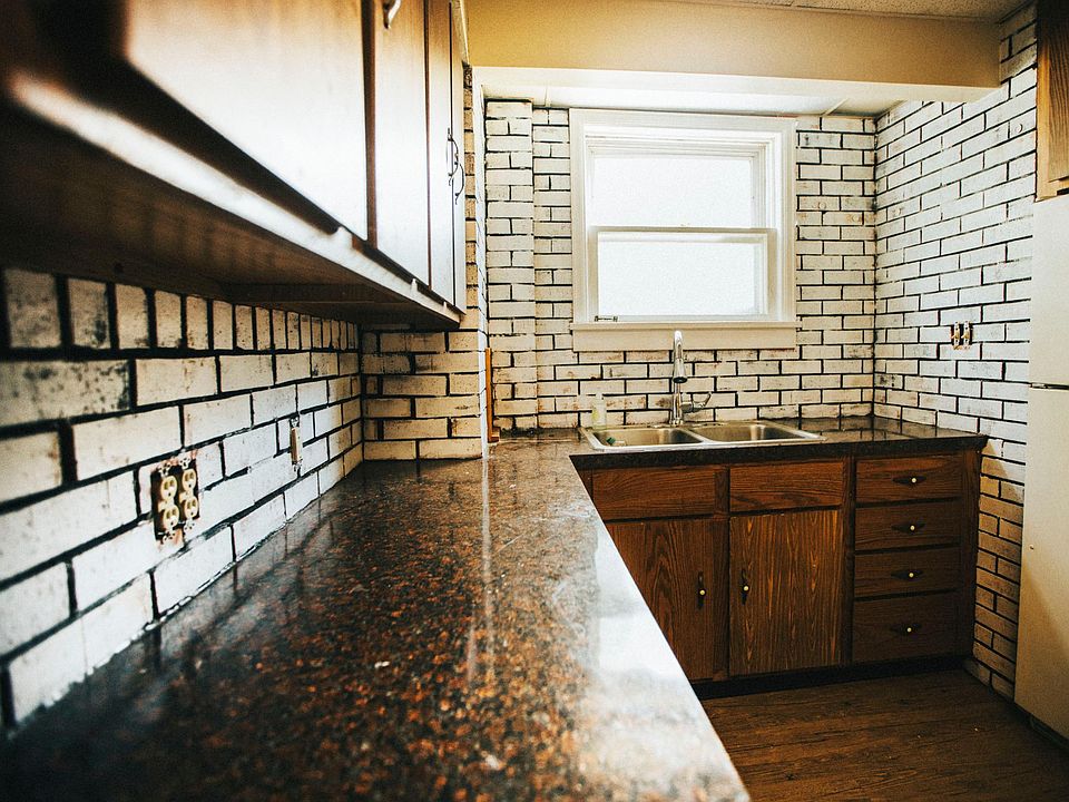 2nd image of 2815 Gunckel Blvd