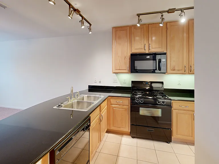 Gayton Pointe Townhomes — Photo 50