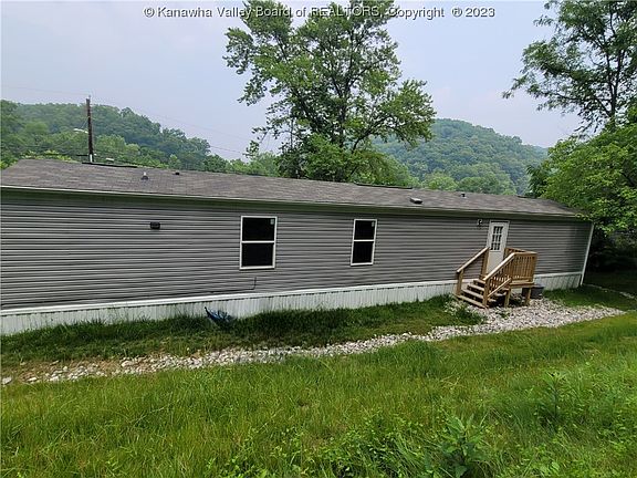 2nd image of 3121 1/2 Sissonville Dr
