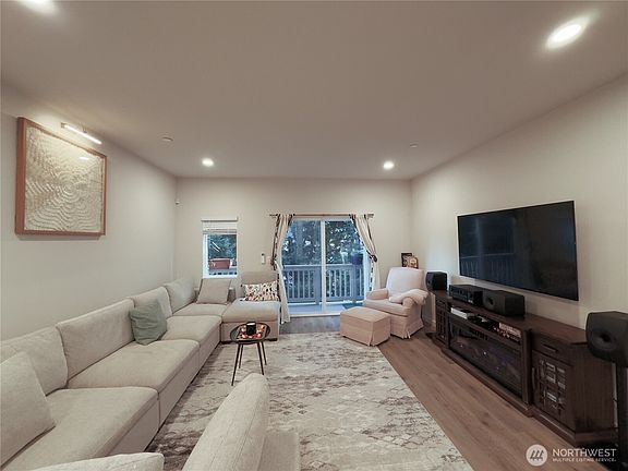 3rd image of 1820 201st Place SE Unit #A5