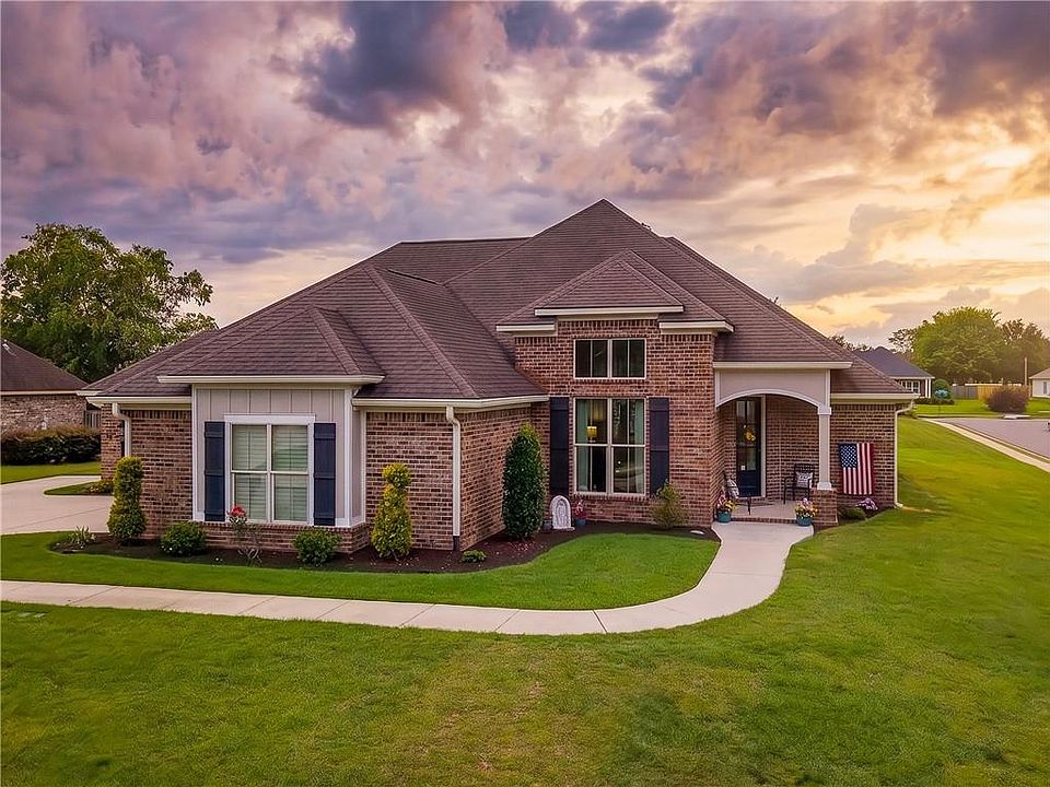 1st image of 24917 Yawley Dr