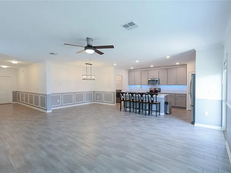 1821 Heart Lake Dr — Photo 12