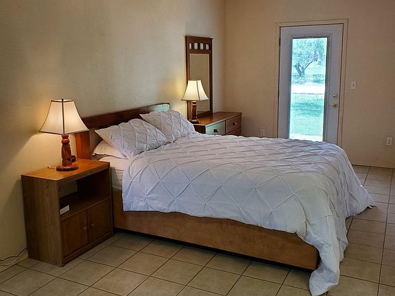4th image of 25 Cenizo Cir #1