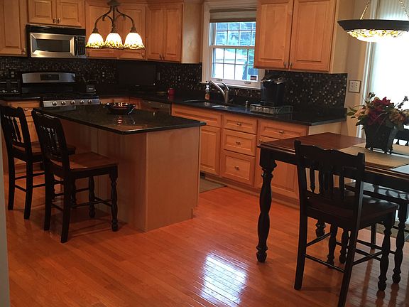 3rd image of 103 Saige Ct