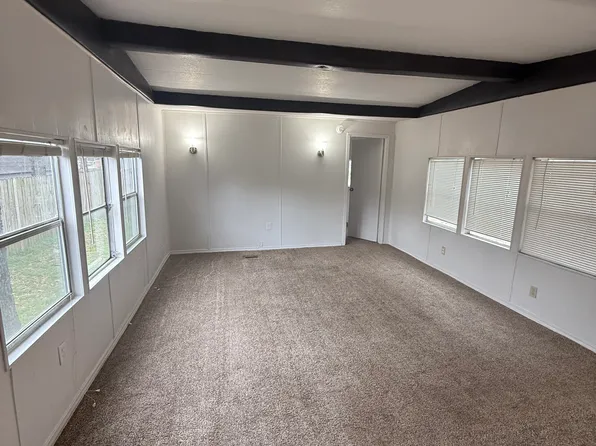 1404 Dawn Dr N, Azle, TX 76020