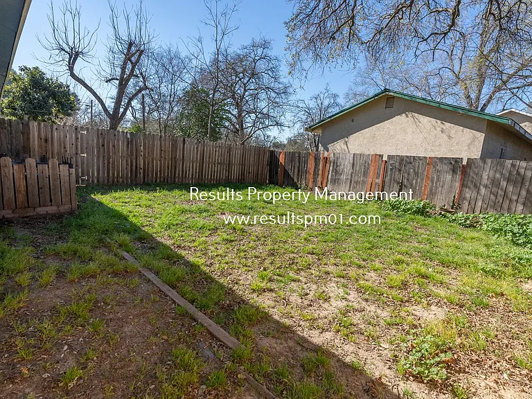 7867 Mariposa Ave — Photo 12