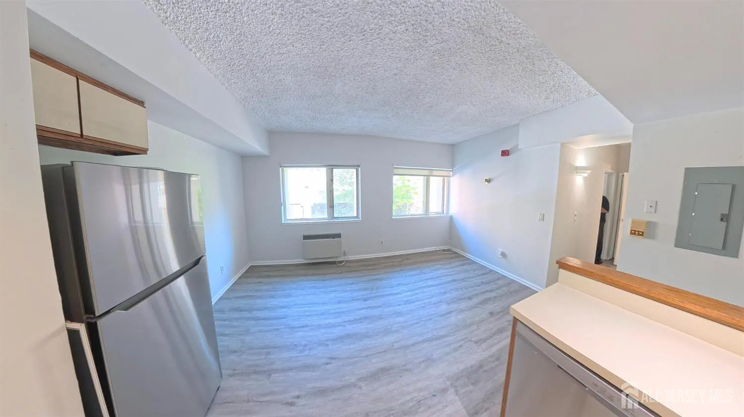 1 bed, 1.0 bath, 596 sqft, $1,800 — Photo 1