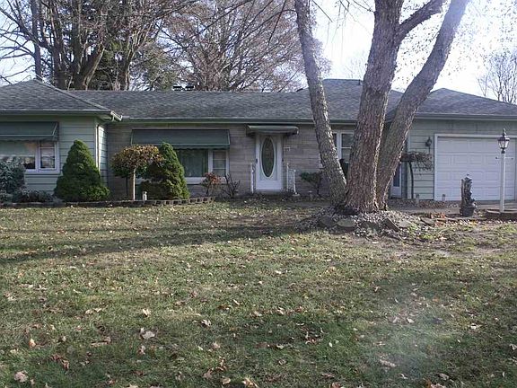 3rd image of 205 Kingsbury Ave