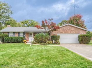 7054 Hickory St, Flushing, MI 48433