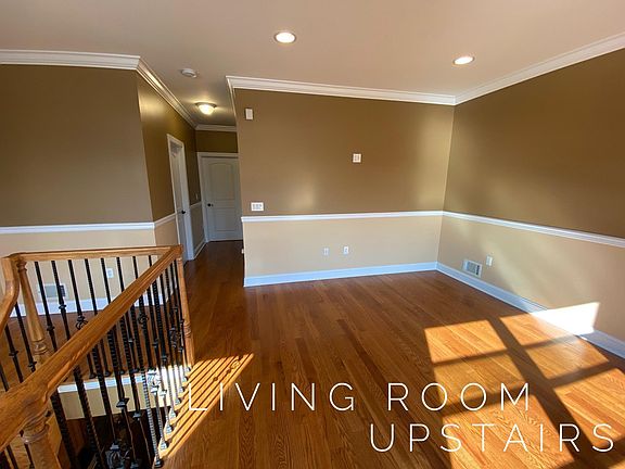 3rd image of 99 Leonard St #1