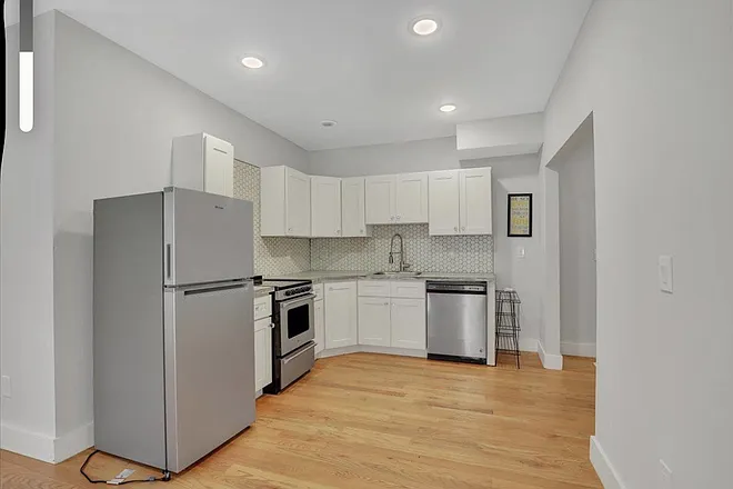 2 bed, 1.5 bath, 850 sqft, $1,950 — Photo 4