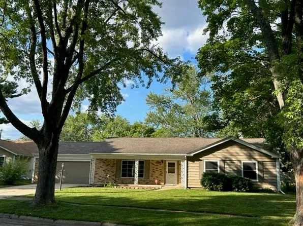 1805 Spring Brook Ave, Rockford, IL 61107