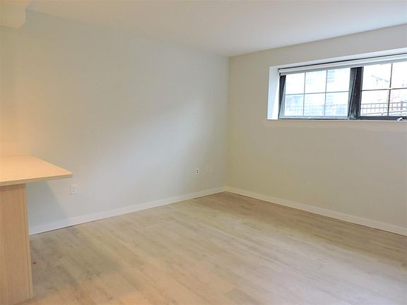 4th image of 10 Soden St #408