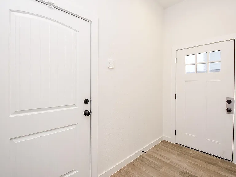 6828 Liverpool St — Photo 4