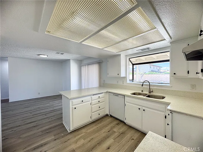 1040 Chagal Ave — Photo 8