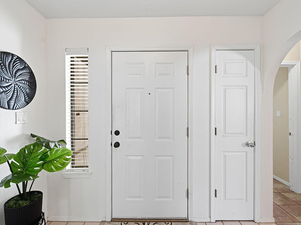 1st image of 6905 Fresca Ct NW