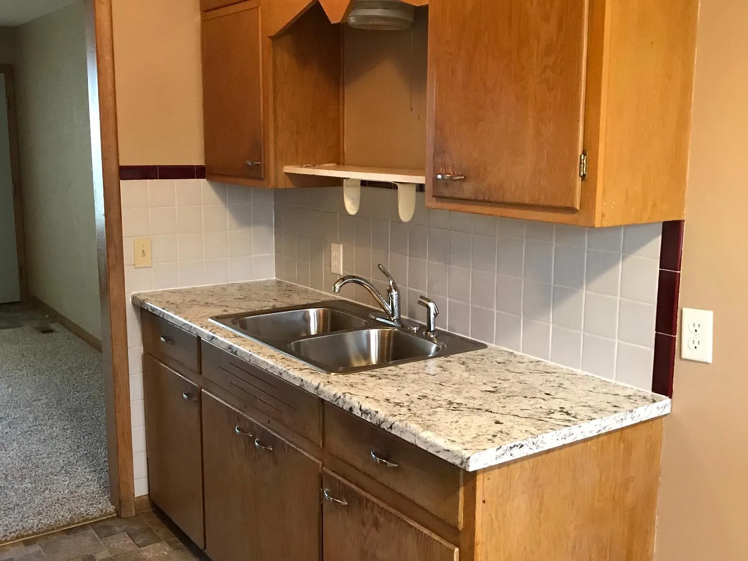 2 bed, 750 sqft, $850 — Photo 2