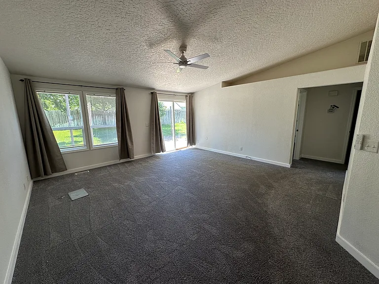5482 S Veronica Pl — Photo 6