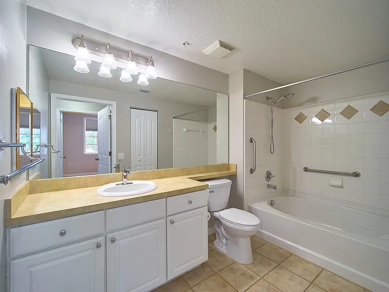 6101 Myrtlewood Cir W — Photo 14