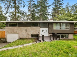 12704 8th Ave NE, Seattle, WA 98125