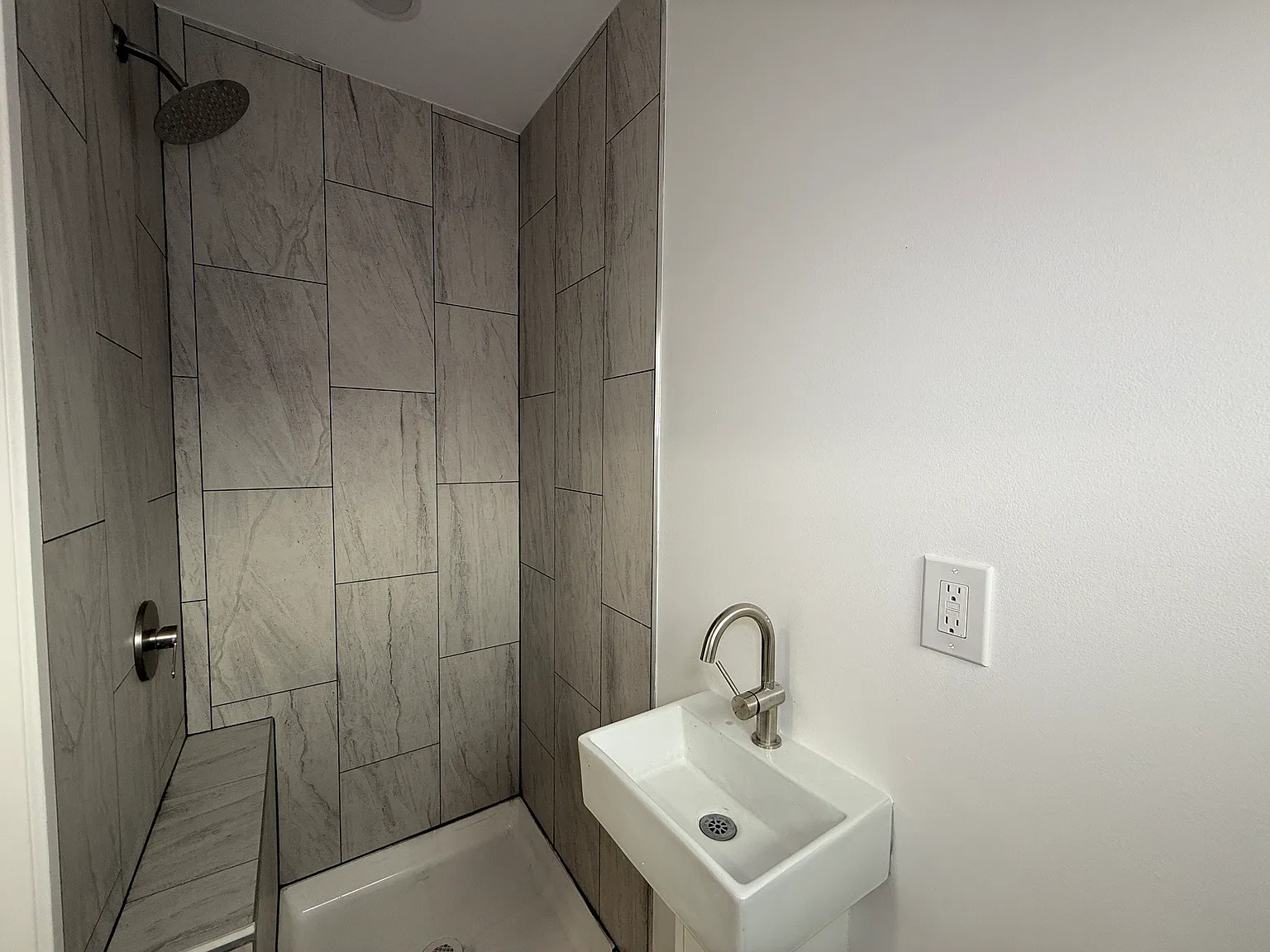 Studio, 150 sqft, $650 — Photo 1