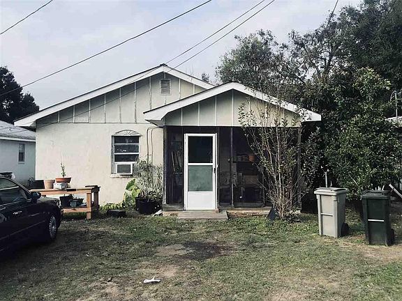 3rd image of 302 E Crescent Dr
