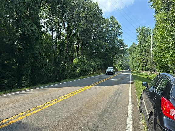 4th image of 4010 Highway 136 E