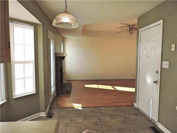 5th image of 2412 Egret Dr