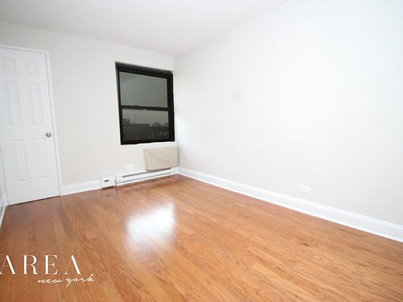 4th image of 1990 Lexington Ave #23