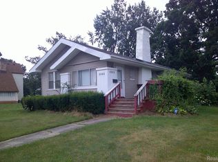 3902 Circle Dr, Flint, MI 48507