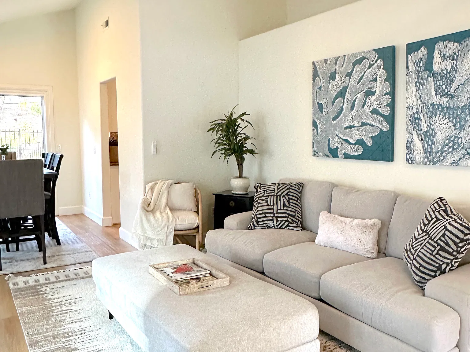2 bed, 1121 sqft, $3,995 — Photo 1