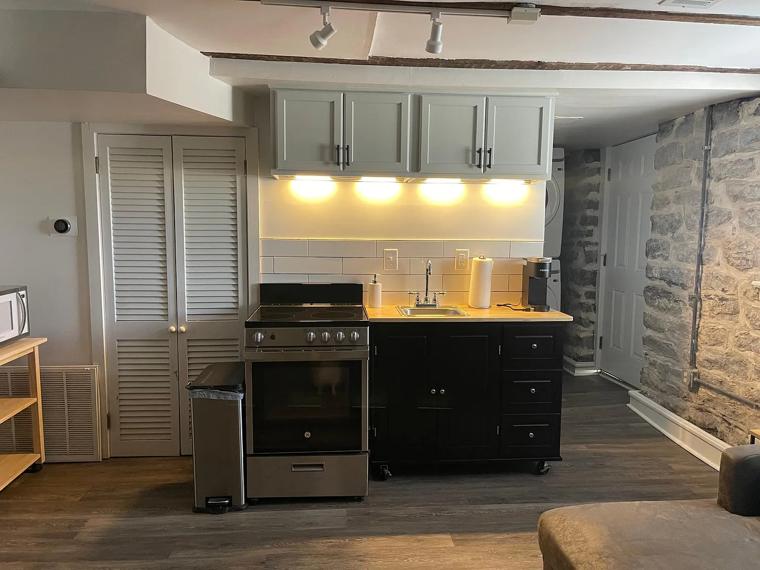 1 bed, 750 sqft, $1,100 — Photo 2