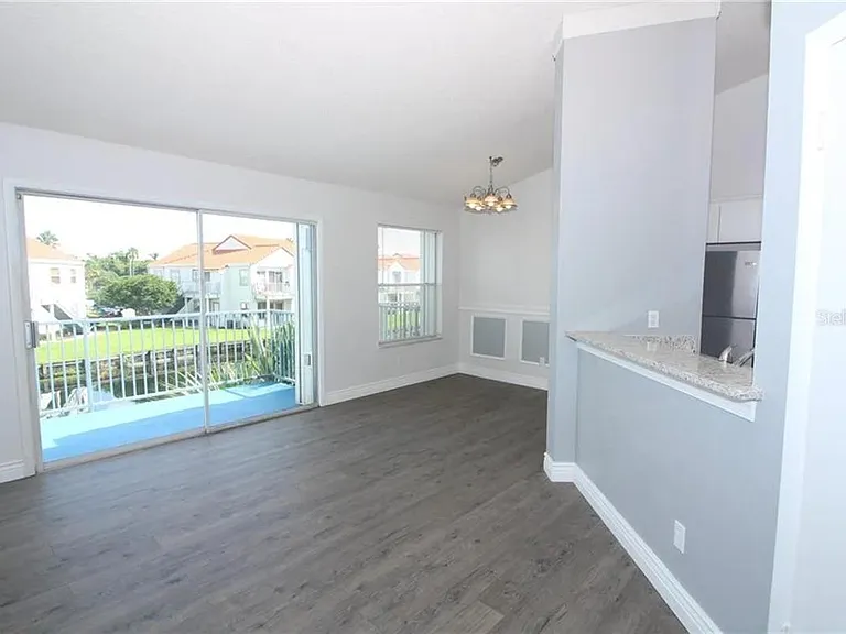 2556 Woodgate Blvd #206 — Photo 2